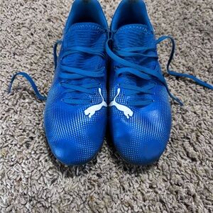 Puma Kids' Vibrant Blue Soccer cleats